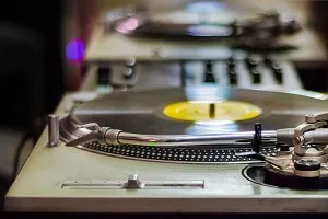 ターンテーブル